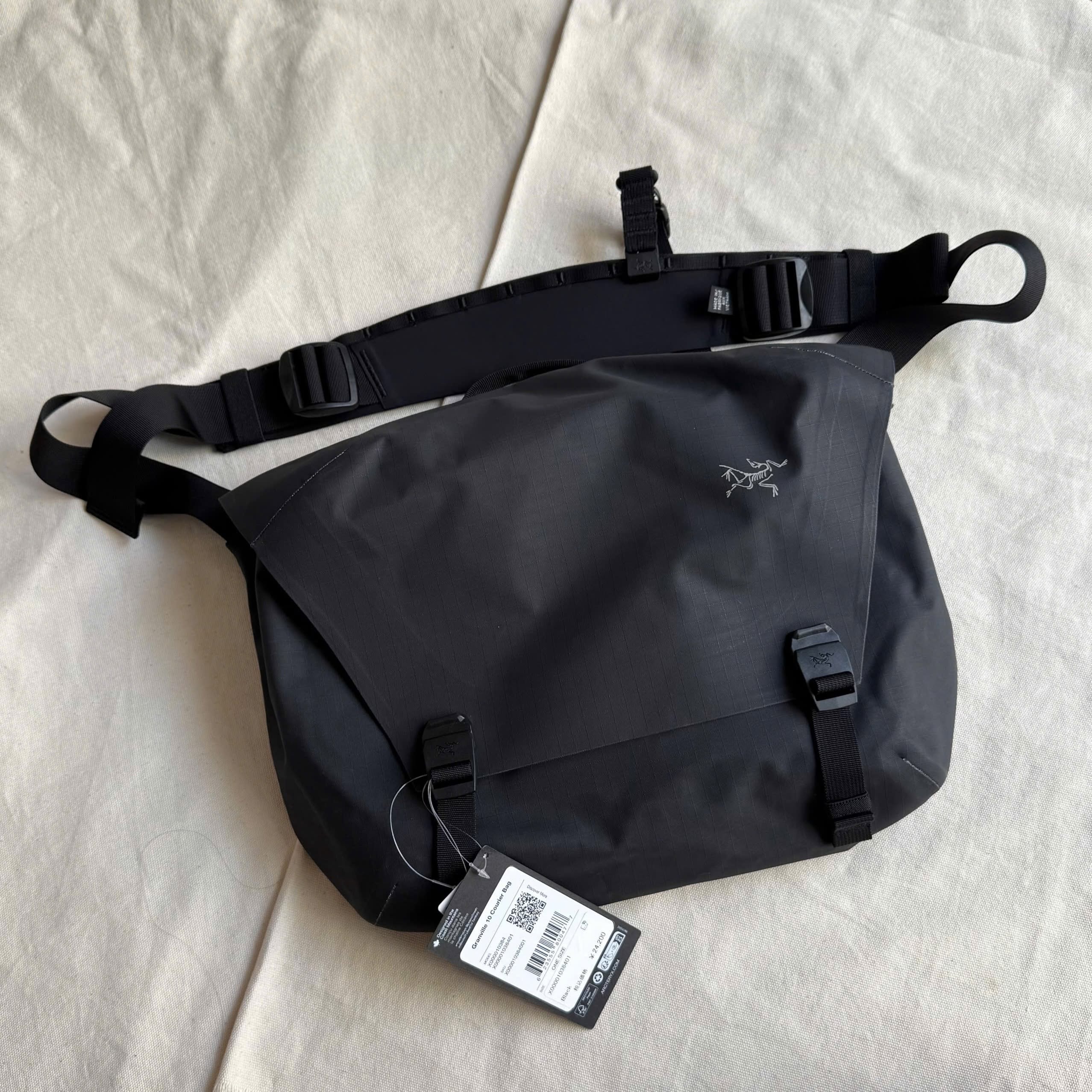 Granville 10 Courier Bag "Black"