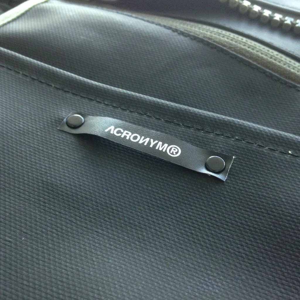 Cận cảnh bề mặt Limonta L2